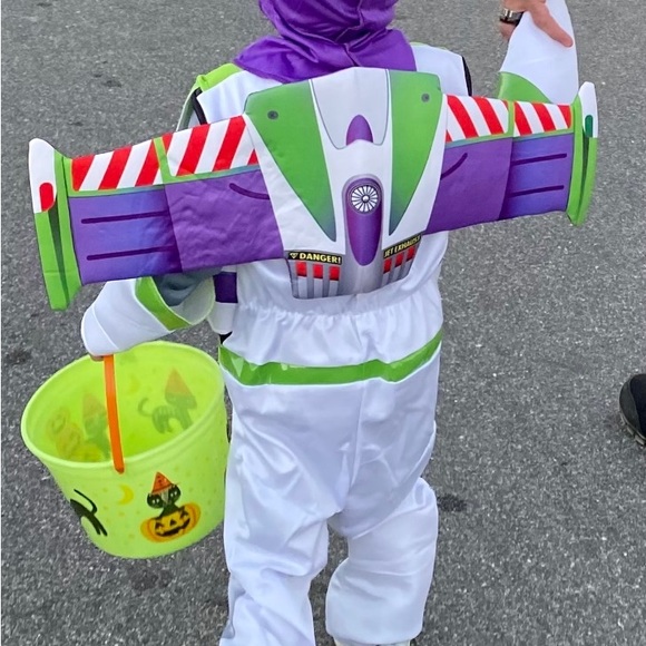 Buzz Lightyear deluxe child’s costume - Picture 5 of 6